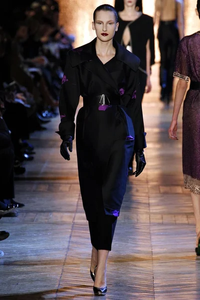 Look 27